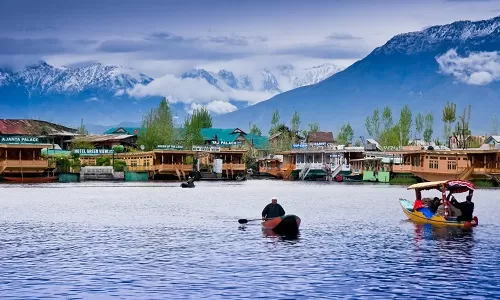 Day 1: Arrival in Srinagar