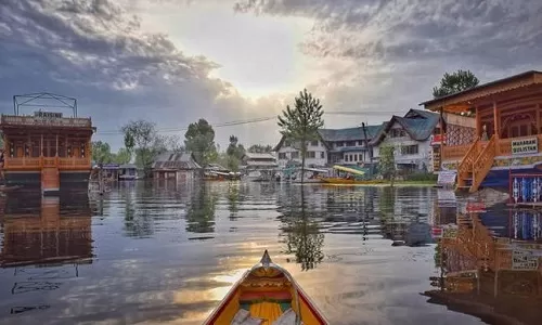 4th Day: Pahalgam to Srinagar – Houseboat Stay