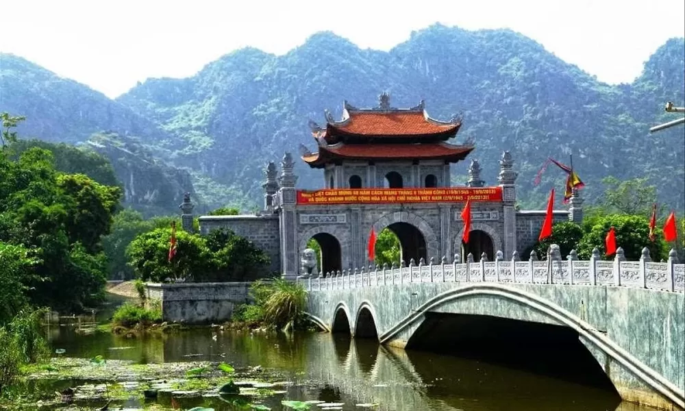 Day 2: Ninh Binh – Hoa Lu & Trang An