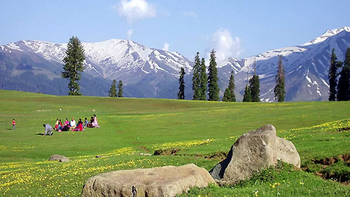 Day 2: Excursion to Gulmarg (52 km / 2.5 hrs)