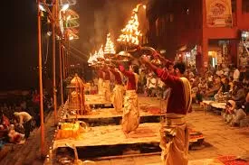 Day 1 (Saturday): Temple Visits & Ganga Aarti