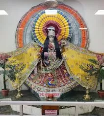 Day 2 (Sunday): Local Exploration & Return to Delhi