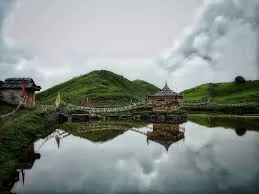 Day 2 (Saturday): Trek to Yula Kanda Lake – Camping Night